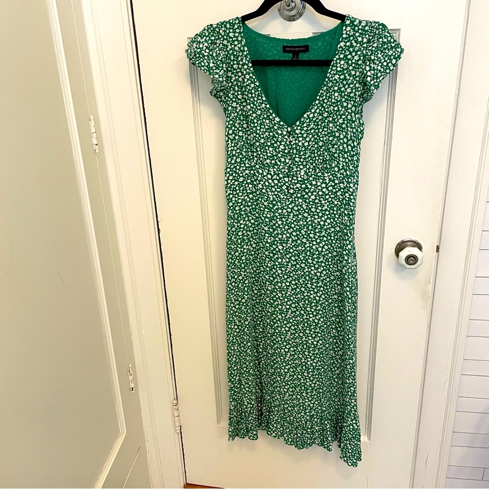 Banana Republic green floral midi dress